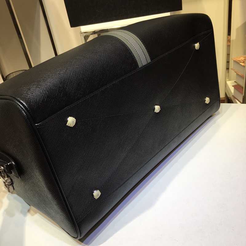 Pra*a travel bags
